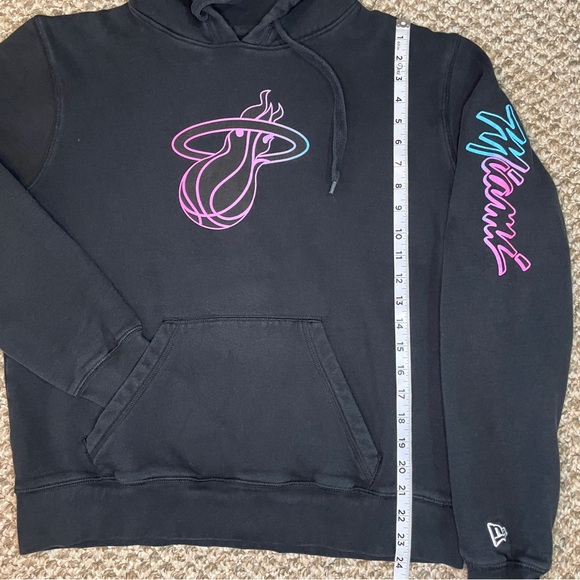 Miami Heat New Era 2020/21 City Edition Pullover Hoodie - Black - Picture 11 of 16
